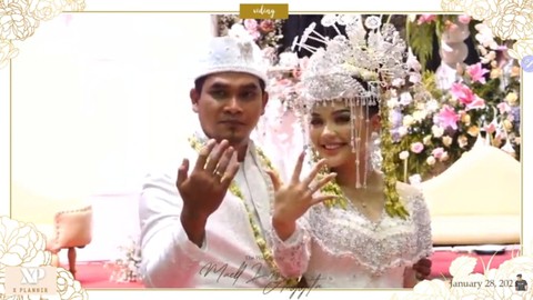Maell Lee resmi menikah dengan Anggita Oktaviani.  Foto: YouTube/Maell Lee