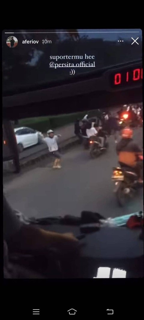 Detik-detik bus Persis Solo diserang usai lawan Persita. Foto: Instagram/@aferiov