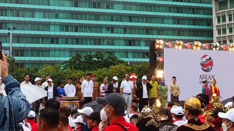 Presiden Jokowi Widodo (Jokowi) hadiri Kick Off ASEAN Indonesia 2023 di Bundaran HI, Jakarta Pusat, Minggu (29/1/2023). Foto: Hedi/kumparan