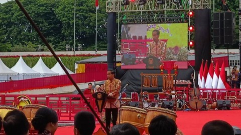 Presiden Jokowi menghadiri perayaan Imlek Nasional 2023 di Lapangan Banteng, Jakarta Pusat, Minggu (29/1).   Foto: Hedi/kumparan