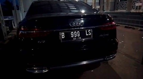 Menurut polisi, mobil sedan Audi seri A6 yang menabrak Selvi memiliki pelat nopol asli B 999 LS.  Foto: Dok. Istimewa