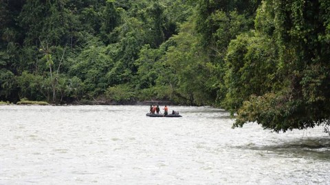 Pencarian 4 personel TNI Polri yang hanyut di Sungai Digoel, Pegunungan Bintang, Provinsi Papua Pegunungan. Foto Polres Pegunungan Bintang