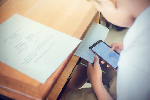 Ilustrasi mencontek. Foto: kriangkrainetnangrong/Shutterstock