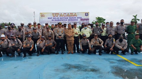 Foto bersama HUT ke-42 Satpam di Sekadau. Foto: Dina Mariana/Hi!Pontianak