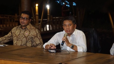 Wakil Ketua PKS Sohibul Iman dan Sudirman Said melaksanakan jumpa pers Koalisi Perubahan dukung Anies Baswedan capres 2024  di Resto Mang Engking Sawarna, Senin (30/1). Foto: Iqbal Firdaus/kumparan