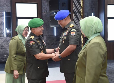 Serah terima jabatan di lingkungan TNI Angkatan Darat. Foto: TNI AD