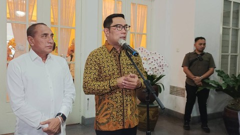 Gubernur Jabar Ridwan Kamil saat berada di Rumah Dinas Gubernur Sumut Edy Rahmayadi, Senin (31/1/2023). Foto: Rahmat Utomo/kumparan