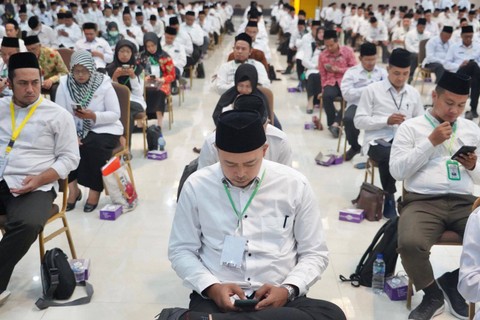 Tahap pelaksanaan Computer Assisted Test (CAT) calon petugas haji. Foto-foto: Humas Kemenag Jatim