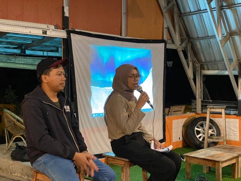 Bagi-bagi ilmu pada anggota TDA Tulungagung. dok