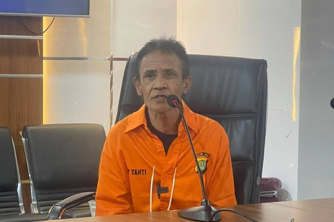 Wowon Erawan alias Aki saat dihadirkan konpers di Polda Metro Jaya, Kamis (2/2/2023).   Foto: Ananta Erlangga/kumparan