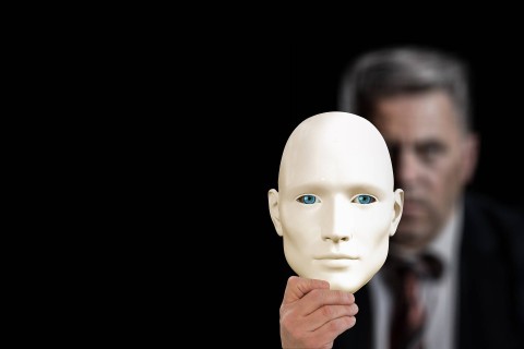 Kekuasaan dapat mengubah orang. Sumber Foto: geralt/pixabay.com