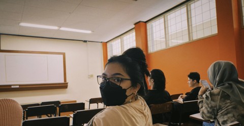 Ilustrasi Sikap Kompetitif yang Terdapat di Lingkungan Jakarta. Foto: Potret Penulis 