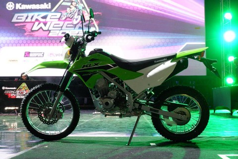 Peluncuran Kawasaki KLX 150 baru di Ancol, Jakarta Utara, Sabtu (4/2/2023). Foto: Aditya Pratama Niagara/kumparan