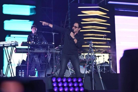 Komedian Andre Taulany saat didapuk untuk tampil di Konser Dewa 19 bertajuk 'Pesta Rakyat' di Stadion JIS. Foto: Instagram/@andreastaulany