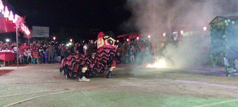 Atraksi barongsai. Foto: Dina Mariana/Hi!Pontianak