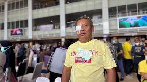 Salah satu pasien operasi katarak gratis Sido Muncul, Munadi. Foto: Nada Meita / kumparan