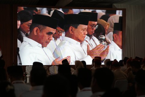 Ketua Umum Partai Gerindra Prabowo Subianto saat datang ke acara HUT Partai Gerindra ke-15 di Kantor DPP Partai Gerindra, Ragunan, Jakarta Selatan pada Senin (6/1).    Foto: Iqbal Firdaus/kumparan