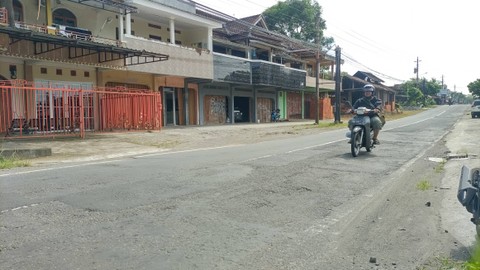 Jalan Godean, Selasa (7/2/2023). Foto: Arfiansyah Panji Purnandaru/kumparan