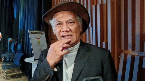 Aktor Tio Pakusadewo di kawasan Senayan, Jakarta Pusat. Foto: Aprilandika Pratama/kumparan