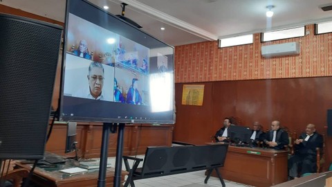 Suasana sidang putusan dengan terdakwa Mantan Ketua DPRD Jabar, Irfan Suryanagara, di PN Bale Bandung pada Rabu (8/2/2023). Foto: Rachmadi Rasyad/kumparan