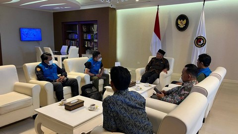 Tim EMT bersilaturahim dengan Menko PMK Muhadjir Effendy. Foto: Dok. Istimewa