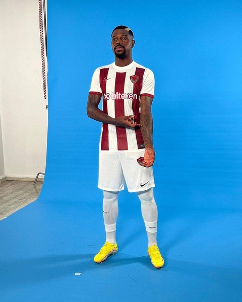 Pesepak bola Kamerun, Kevin Soni, yang kini membela klub Turki, Hatayspor. Foto: Instagram/@kounta_kinte29