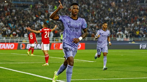 Vinicius Junior mencetak gol saat laga Al Ahly SC vs Real Madrid dalam laga semifinal Piala Dunia Antarklub 2022/23 di Stadion Moulay Abdellah, Rabat, Maroko, pada 9 Februari 2023. Foto: REUTERS/Andrew Boyers
