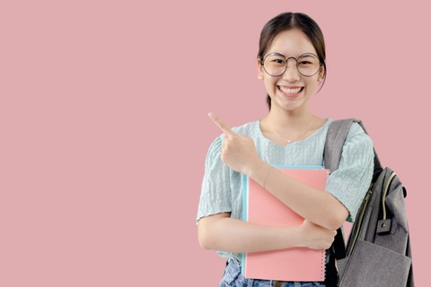 Ilustrasi perempuan berpikir. Foto: Ronnachai Palas/Shutterstock