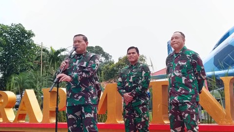 Panglima TNI Yudo Margono (kiri) pimpin Rapim TNI 2023 di Museum Satria Mandala, Jakarta, Kamis (9/2/2023). Foto: Thomas Bosco/kumparan