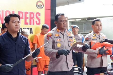 Barang bukti klitih.   Foto: Arfiansyah Panji Purnandaru/kumparan