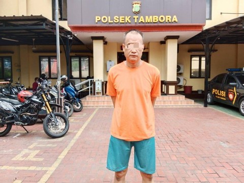 Tersangka pencabulan anak berinisial BA (42) asal Bangunsari Timur, Kecamatan Batang, Kabupaten Batang, Jawa Tengah ditangkap polsek tambora. Foto: Dok. polsek tambora