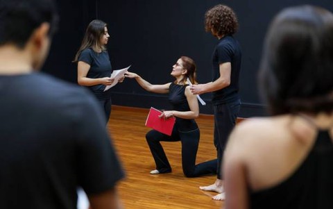 Hal-Hal yang Perlu Dikembangkan pada Seni Teater, Foto: Unsplash.