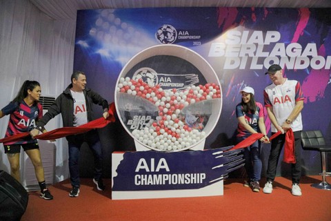 Shannon Chole Moloney, International Development Coach Tottenham Hotspur; Stuart Spencer, Group Chief Markerting AIA; Kathryn Parapak, Chief Marketing Officer AIA dan Adrian New, Director of Football Initiative & Sponsorship AIA. Foto: Jamal Ramadhan/kumparan
