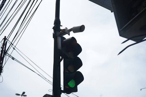 Ilustrasi kamera CCTV yang berada di lampu lalu lintas. Foto: Arif UT