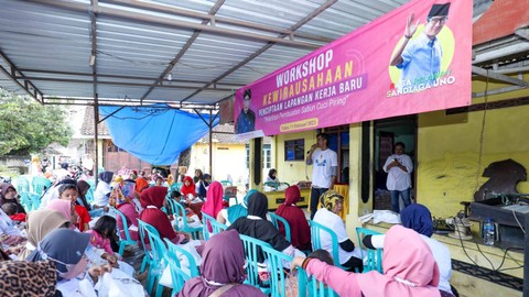 Ratusan ibu-ibu mengikuti workshop kewirausahaan yang diadakan Relawan Sandiaga (Rasa) Kabupaten Tuban, Jawa Timur. Foto: Dok. Istimewa