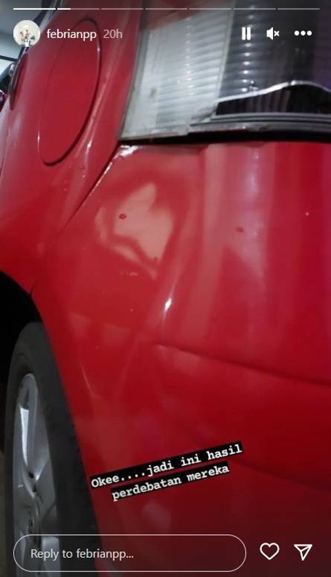 Kondisi mobil milik Febrian Permana, pengunjung Taman Safari yang mobilnya ditabrak singa. Foto: Instagram/@febrianpp