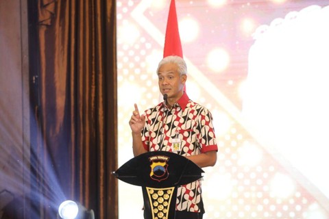 Gubernur Jateng Ganjar Pranowo menghadiri acara 'Sosialisasi Sinergitas Tugas Opersional Pelaksanaan Penetapan Pilkada Serentak Tahun 2024' di Ballroom Poncowati, Patrajasa Hotel, Kota Semarang, Jateng, Jumat (10/2).  Foto: Dok. Istimewa