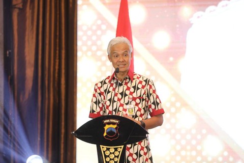 Gubernur Jateng Ganjar Pranowo menghadiri acara 'Sosialisasi Sinergitas Tugas Opersional Pelaksanaan Penetapan Pilkada Serentak Tahun 2024' di Ballroom Poncowati, Patrajasa Hotel, Kota Semarang, Jateng, Jumat (10/2).  Foto: Dok. Istimewa