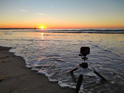 Tripod untuk Action Camera. Foto: Shutterstock