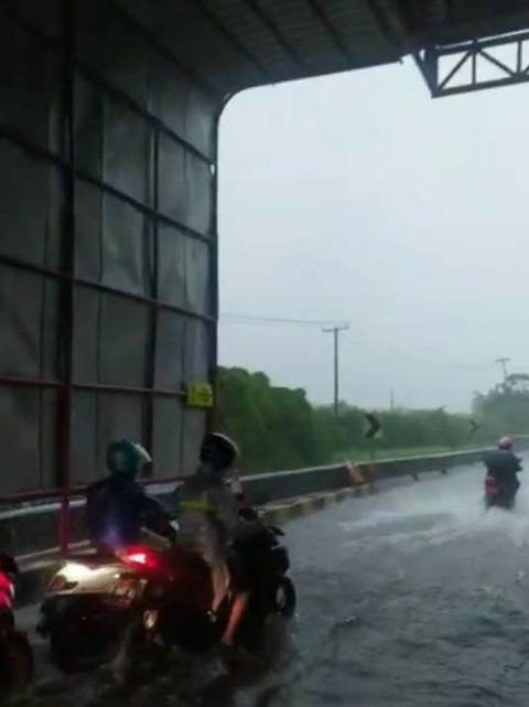 Kondisi kota Makassar saat dilanda banjir. Foto: Dok. Istimewa