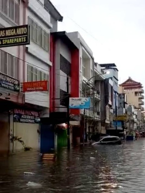 Kondisi kota Makassar saat dilanda banjir. Foto: Dok. Istimewa