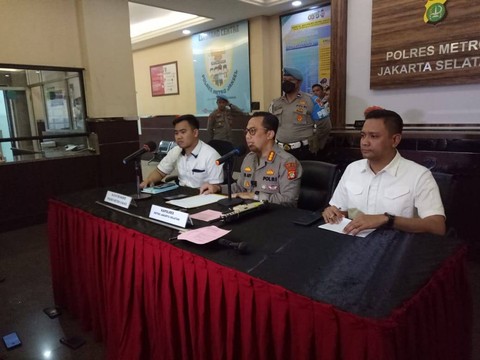 Konferensi pers penetapan tersangka Giorgio, pengendara Fortuner yang menabrak Brio, Senin (13/2/2023). Foto: Ananta Erlangga/kumparan