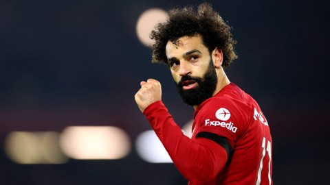 Mohamed Salah dari Liverpool merayakan gol pertama mereka saat melawan Everton di pertandingan di Anfield, Liverpool, Inggris. Foto: Carl Recine/Reuters