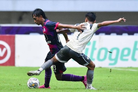 Pertandingan Liga 1 2022/23 antara Rans Nusantara FC vs Persib Bandung di Stadion Pakansari, Kab. Bogor, Minggu (19/2).   Foto: Instagram/@rans.nusantara