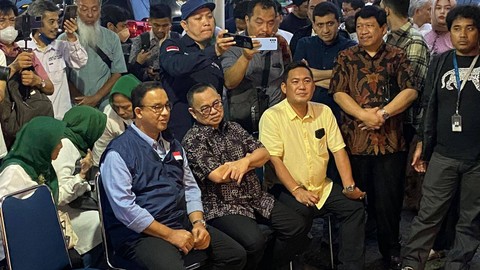 Anies Baswedan dan Sudirman Said di Lebak Bulus, Jakarta, Rabu (22/2/2023). Foto: Zamachsyari/kumparan