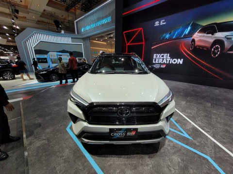 Toyota Corolla Cross Hybrid EV GR Sport Foto: Rizki Fajar Novanto/kumparan