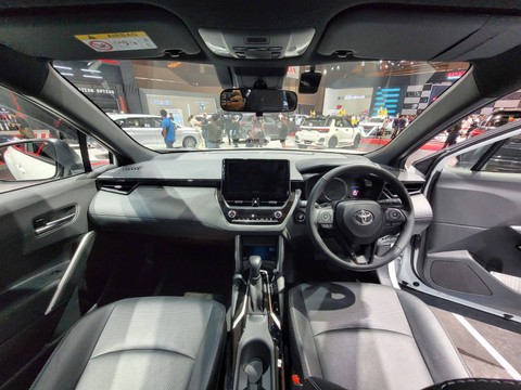 Interior Toyota Corolla Cross Hybrid EV GR Sport Foto: Rizki Fajar Novanto/kumparan