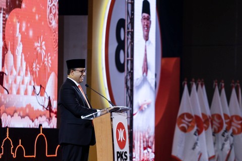 Bakal Calon Presiden 2024-2029 yang juga diusung Partai Keadilan Sejahtera (PKS), Anies Baswedan, memberikan sambutan dalam Rakernas PKS 2023 di Jakarta, Jumat (24/2/2023). Foto: Asprilla Dwi Adha/ANTARA FOTO