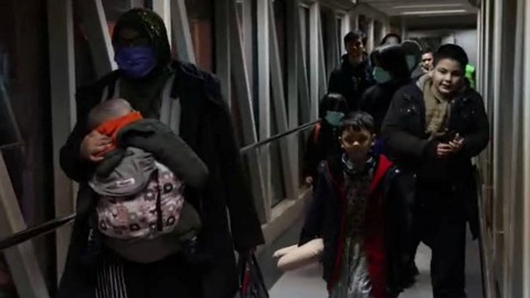 Polres Bandara lakukan pengamanan sambut WNI terdampak gempa Turki. Foto: Polresta Bandara Soetta