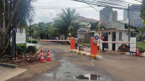 Kompleks Simprug Suite, lokasi salah satu rumah mewah milik Rafael Alun Trisambodo di Jakarta Selatan, Sabtu (25/2). Foto: Jonathan Devin/kumparan